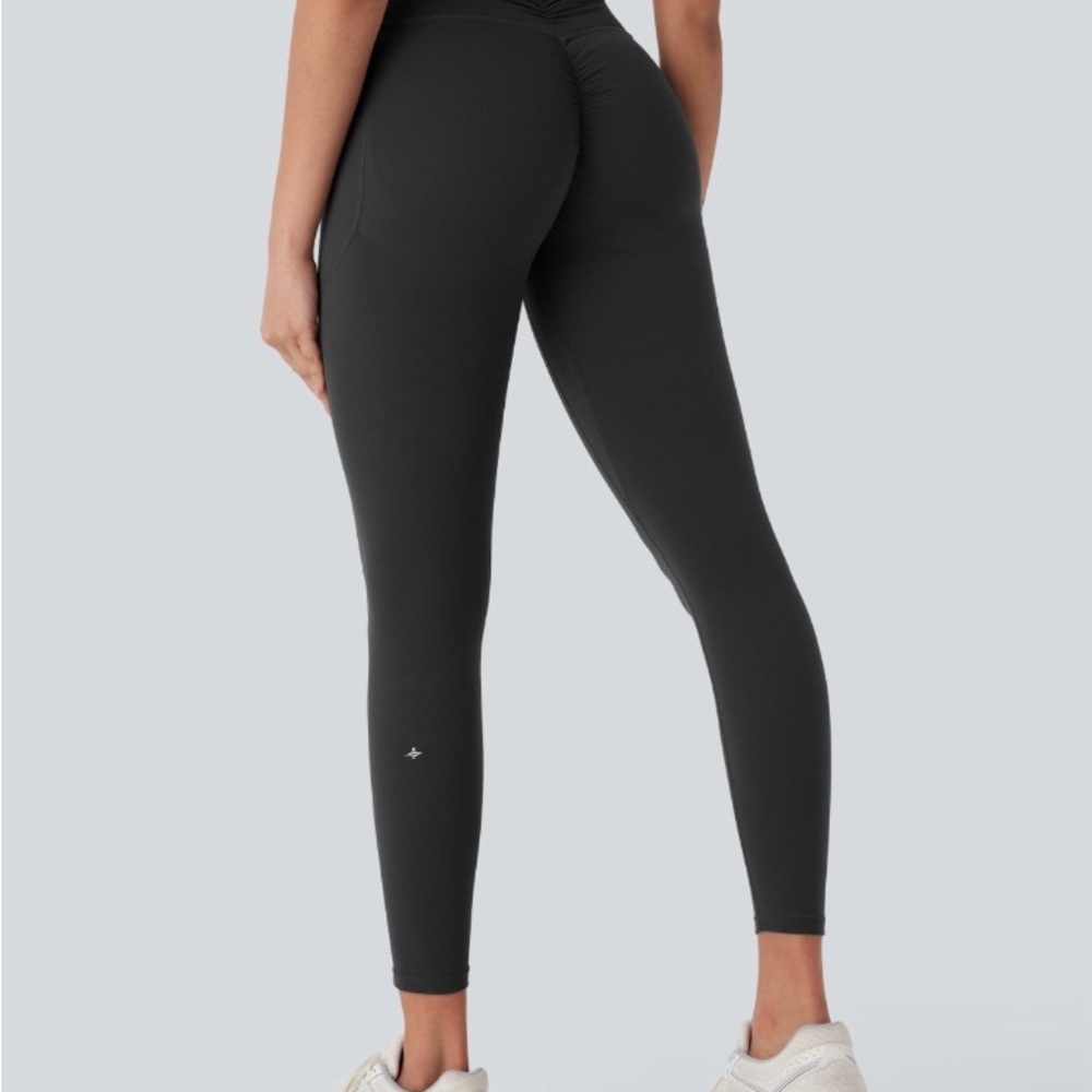 HALARA Black High-Waist Scrunch Leggings